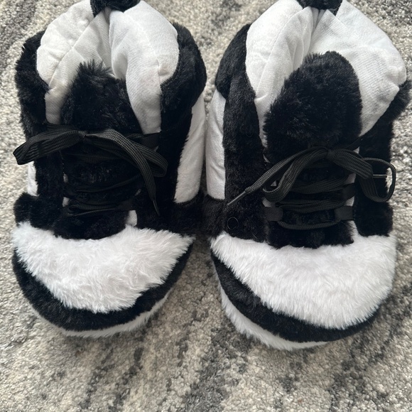 Nike Jordan Slippers - Picture 2 of 2